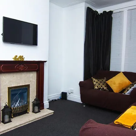 East Park House Leeds City Center 招待所 *